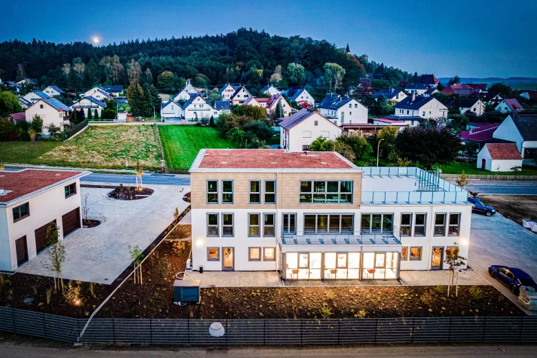 Timber Systems: Wohngebäude und Umgebung in Frauenstetten