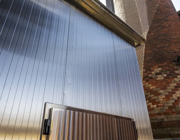 Metallfassade am Logistikzentrum Weyermann in Bamberg