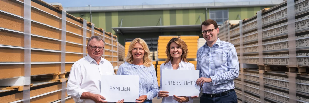 Mitglieder der ROMA Unternehmensführung im Werk