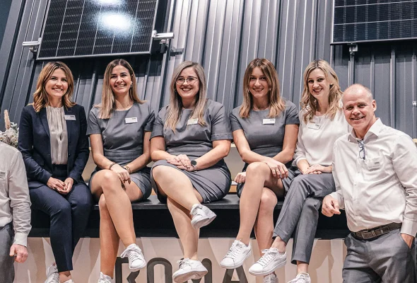 Das ROMA Team an einem Messestand